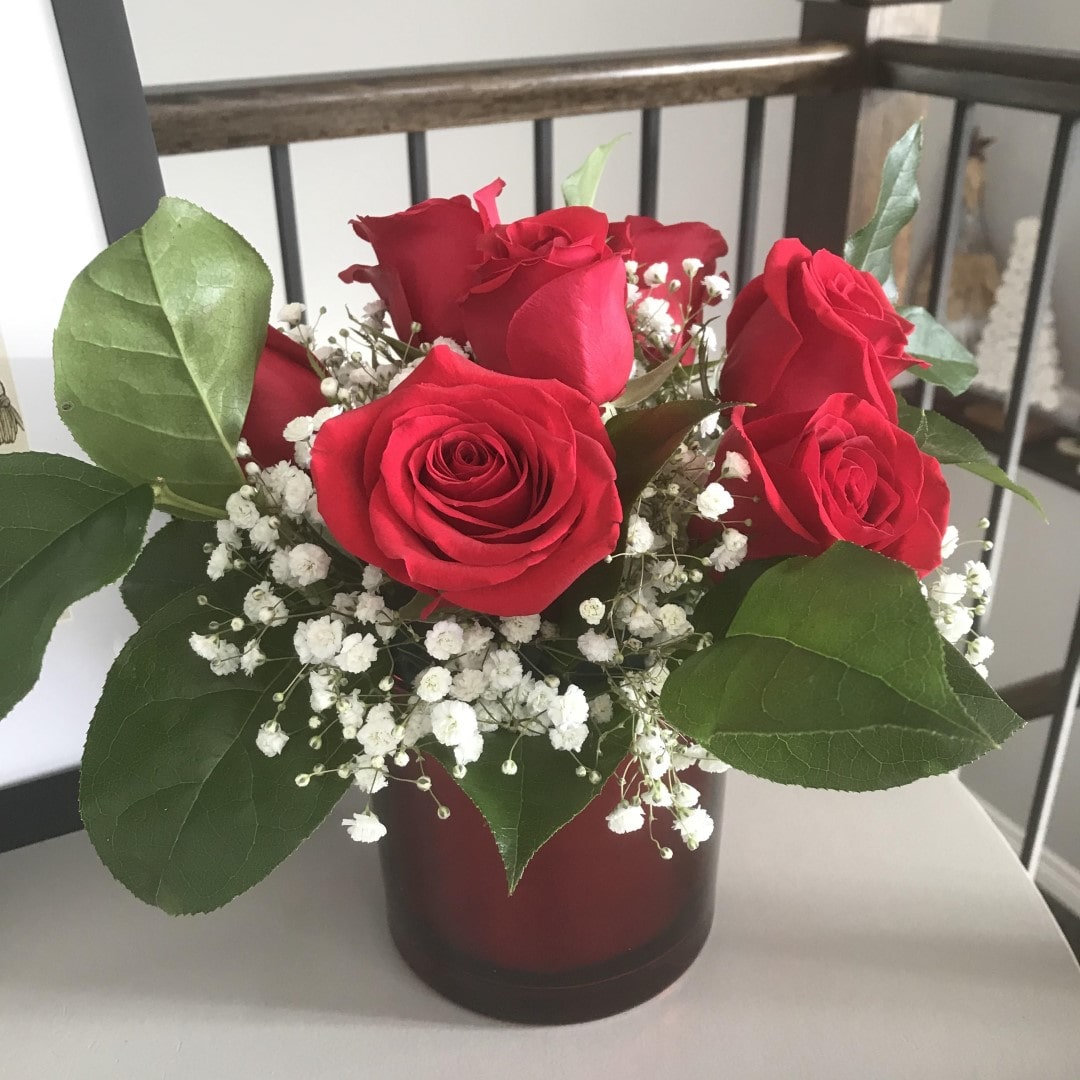 vivid roses floral arrangement by Eufloria the Buckhorn Ontario Florist